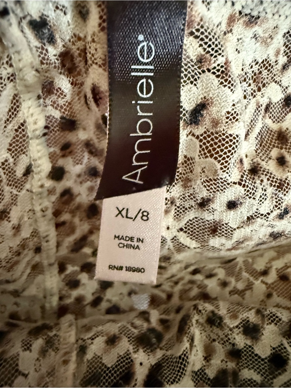 Body by Victoria black satin underwire bra with leopard- print lace hipster - Picture 3 of 4